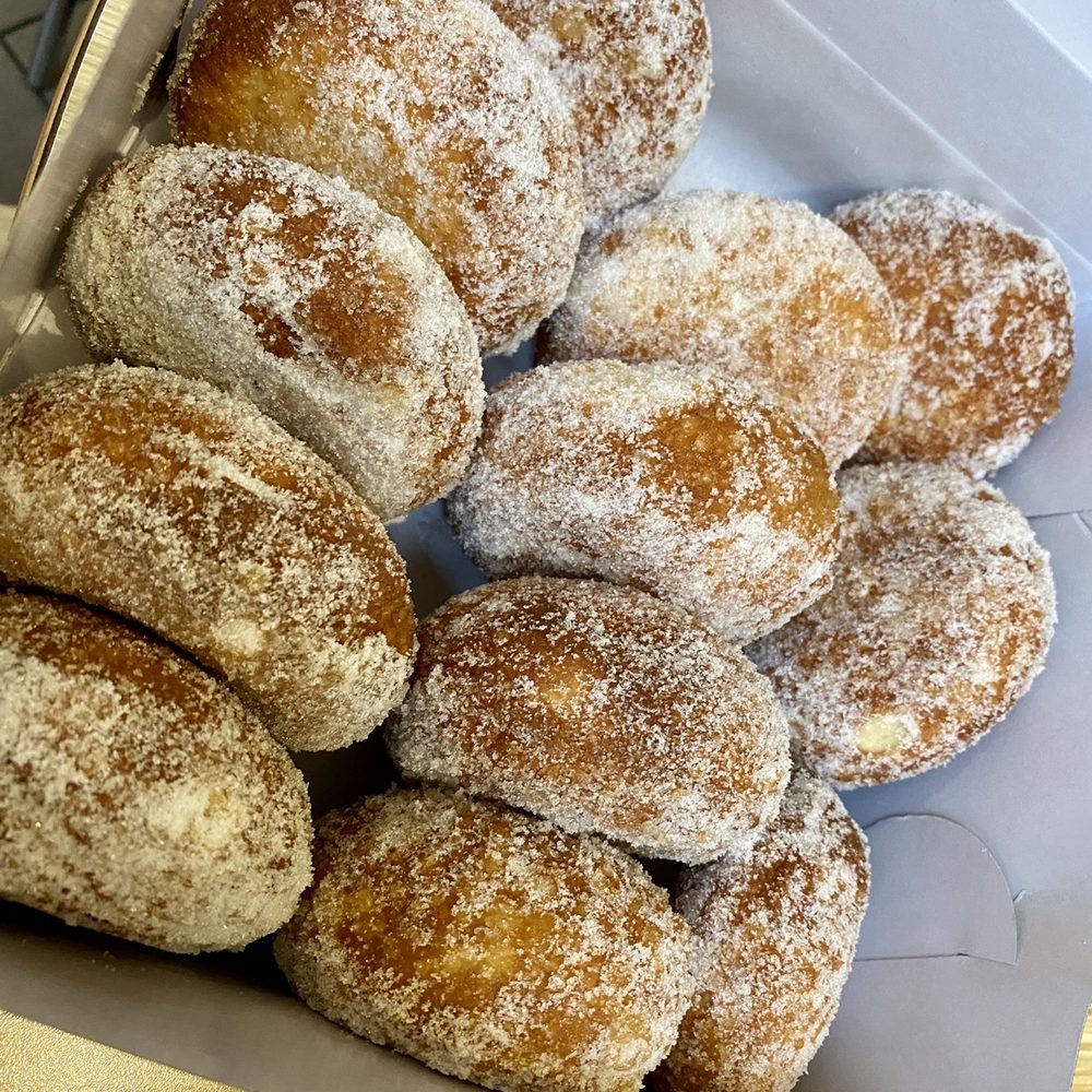 Zippy's Hilo - 06.04.21 dozen malasadas - Diners Near Me - Hilo, Hawaii