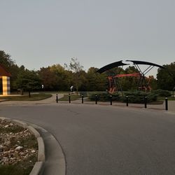 Ferris Park - Back architecture and field