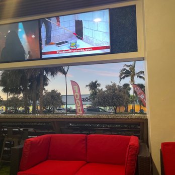 Spice N Vybe - Outdoor seating - Chicken Wings Near Me - Oakland Park, Florida Spice N Vybe - Outdoor seating - Chicken Wings Near Me - Oakland Park, Florida
