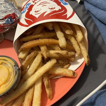 Wendy's - Very old and cold fries. It was like they took them out of the garbage and put them in the container. - Fast Food Near Me - Tinley Park, Illinois Wendy's - Very old and cold fries. It was like they took them out of the garbage and put them in the container. - Fast Food Near Me - Tinley Park, Illinois