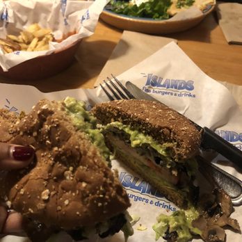Islands Restaurant - Veggie burger - Sports Bars Near Me - Irvine, California