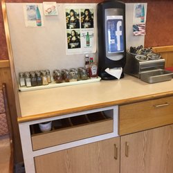 Pizza Star - Well-stocked self-serve area