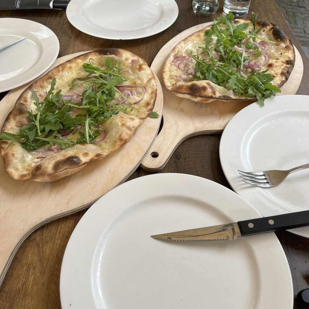't Nieuwe Kafé - Our flatbreads, lots of arugula! - Cafes Near Me - Amsterdam, New Hampshire
