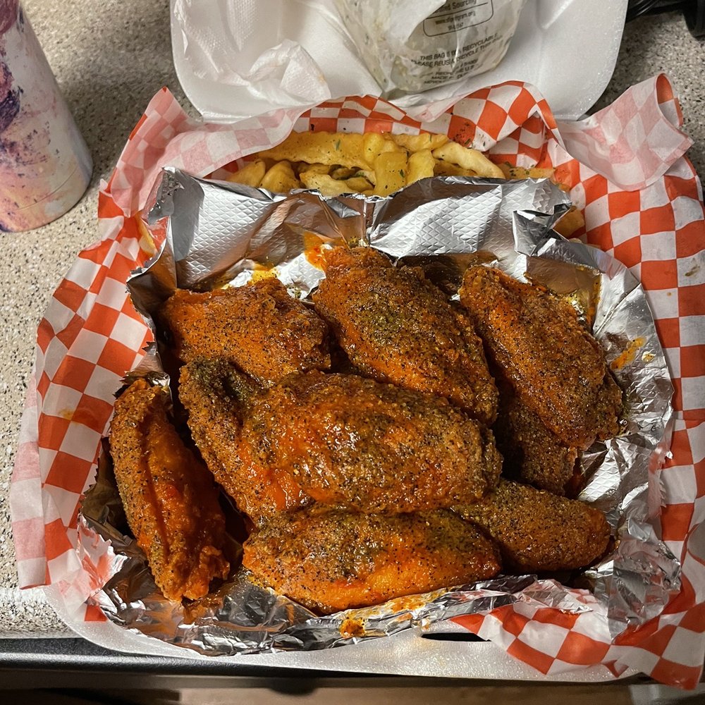 Hot lemon pepper chicken wings Hot lemon pepper chicken wings