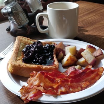 Wiscasset Woods Lodge - I have been forever ruined by their stuffed french toast - Hotels Near Me - Wiscasset, Maine Wiscasset Woods Lodge - I have been forever ruined by their stuffed french toast - Hotels Near Me - Wiscasset, Maine