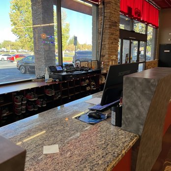 Temecula Lanes - No employees to be found frequently - Sports Bars Near Me - Temecula, California
