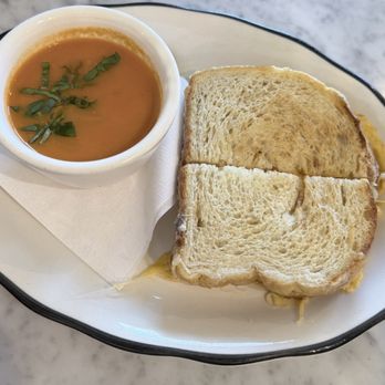 Mints & Honey - Grilled Cheese Sandwich with Tomato Basil Soup - Venues & Event Spaces Near Me - San Carlos, California Mints & Honey - Grilled Cheese Sandwich with Tomato Basil Soup - Venues & Event Spaces Near Me - San Carlos, California