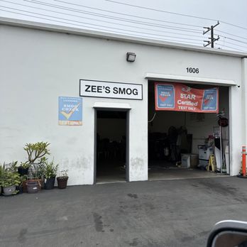 Zee's Smog Test Only Station - Front of the shop. Easy star certified smog test center. - Smog Check Stations Near Me - Costa Mesa, California