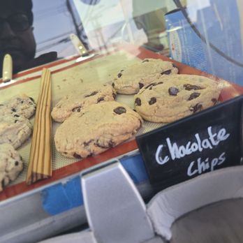 Buuru - Chocolate Chip Cookies - Desserts Near Me - Rosedale, New York