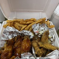 Wing Star & More - 10 piece Wings lemon pepper