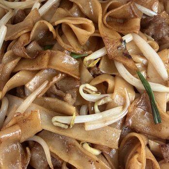 Kevin's Kitchen - Beef Chow Fun from Kevin's Kitchen - Hong Kong Style Cafe Near Me - Honolulu, Hawaii