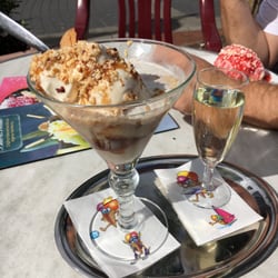 Lido Eiscafe - Nussbecher und Prosecco