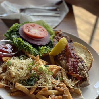 Restaurant 604 - Ahi Sandwich - Breakfast & Brunch Near Me - Honolulu, Hawaii