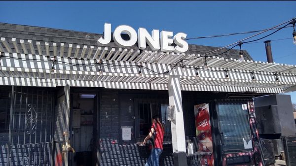 Jones Bar-B-Q by null