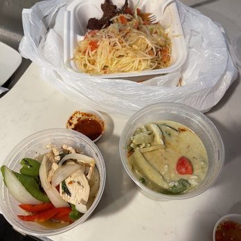 Little Bangkok - Green curry, Thai basil chicken, papaya salad - Chinese Near Me - Atlanta, Georgia Little Bangkok - Green curry, Thai basil chicken, papaya salad - Chinese Near Me - Atlanta, Georgia