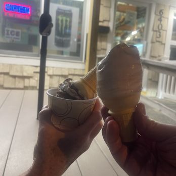 Custard Hut and Pizza - Ice Cream & Frozen Yogurt Near Me - Long Beach, New Jersey Custard Hut and Pizza - Ice Cream & Frozen Yogurt Near Me - Long Beach, New Jersey