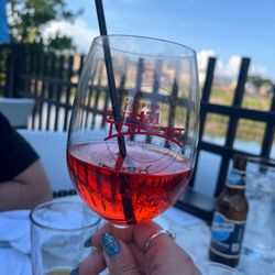Pier 131 Kitchen + Bar - Drinks on the river