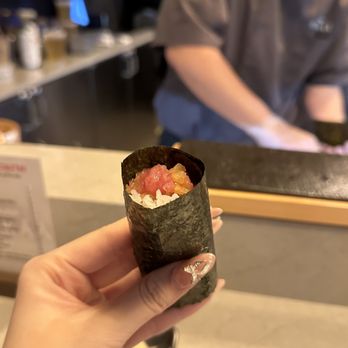 Omakase OSUKAA LIC - Toro handroll - Japanese Near Me - Long Island City, New York