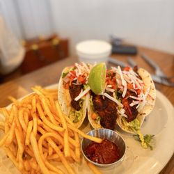 Ford’s Fish Shack - Fish taco platter