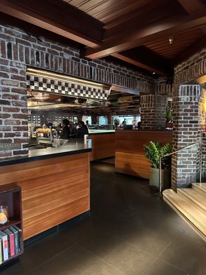 Houston's by null