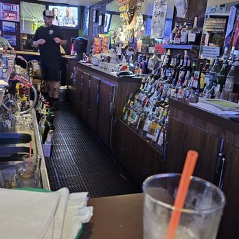Wally's Corner - Bars Near Me - Alameda, California