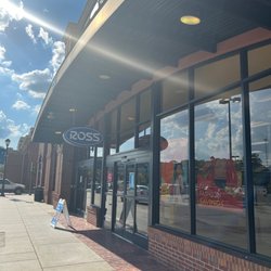 Ross Dress for Less - Entrance