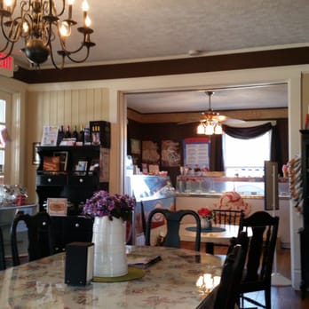 Baabals Ice Cream Shoppe - Restaurant and ice cream shop - Ice Cream & Frozen Yogurt Near Me - Fletcher, North Carolina