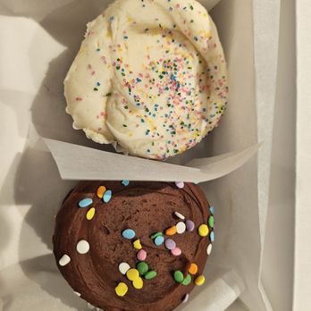 SusieCakes - Cupcakes - Bakeries Near Me - Long Beach, California SusieCakes - Cupcakes - Bakeries Near Me - Long Beach, California