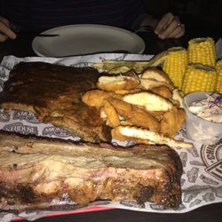 La Cabaña Smokehouse - Rack with mixed ribs