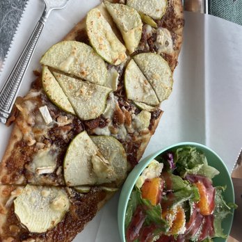 Zazzy Cafe - The fig and bacon flatbread, yummy! - Coffee & Tea Near Me - Fort Morgan, Colorado