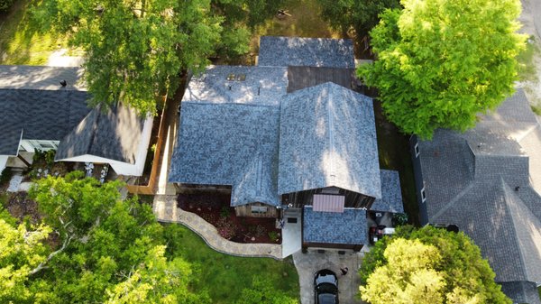 JJ Roofing & Construction Logo