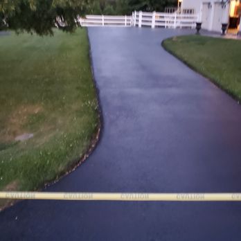 AAA Paving & Sealcoating - Fron view and back view of driveway. - Masonry/Concrete Near Me - Frederick, Maryland