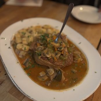 Da Gennaro - Veal osso Buco - Italian Near Me - New York, New York Da Gennaro - Veal osso Buco - Italian Near Me - New York, New York