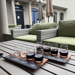Dry flight (already finished the Vidal blanc) and a red flight