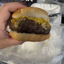 Hubert grill & Deli - Burger