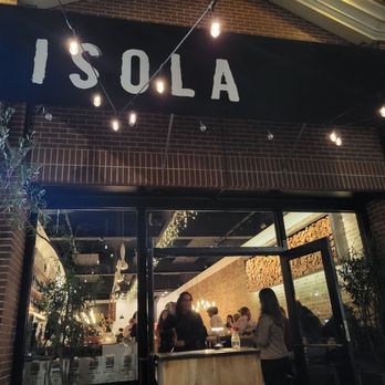 Isola Pizza Bar - Outside - Pizza Near Me - La Jolla, California Isola Pizza Bar - Outside - Pizza Near Me - La Jolla, California