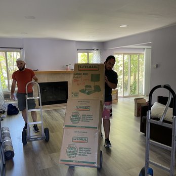 Trek Movers - Trek movers in action - Movers Near Me Trek Movers - Trek movers in action - Movers Near Me