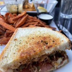 Blac-N-Bleu Bistro