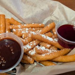Rusty Bull Roadhouse - Yummy funnel cake fries for dessert!