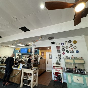Bee’s Bakery Cafe - Inside - Bakeries Near Me - Oakhurst, California Bee’s Bakery Cafe - Inside - Bakeries Near Me - Oakhurst, California