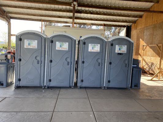 Portable Toilet Services - We rent portable toilets for events, job sites or any other needs you may have. Affordable prices.
Hablamos Español. We can deliver on short notice.