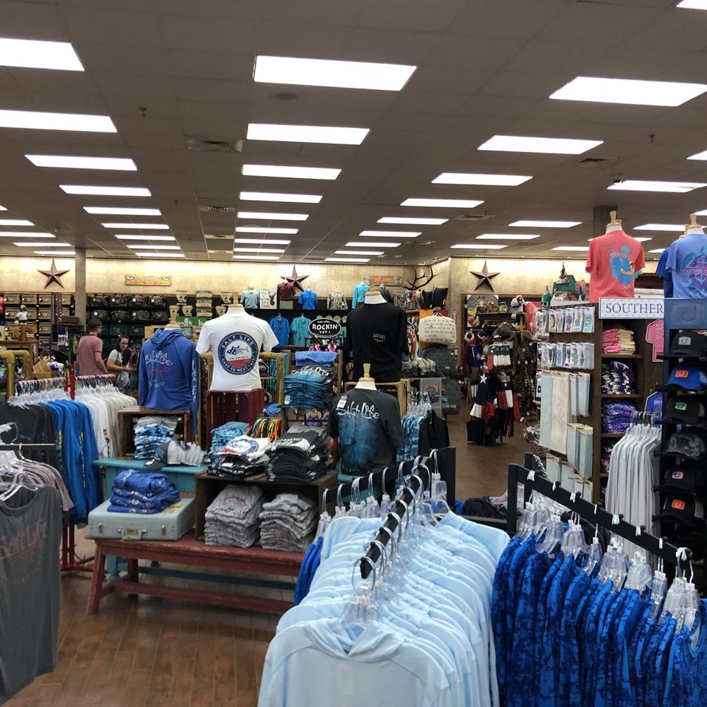 Buc-ee's - Waller - Gas Stations Near Me - Waller, Texas