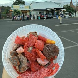 Hanapepe Art Night - Local small businesses, live music, food/dessert!