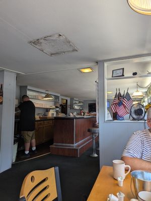 Arlene and Tom's Restaurant by null