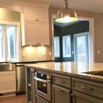 R. Henry Construction - a kitchen with stainless steel appliances - General Contractors Near Me - Mankato, Minnesota R. Henry Construction - a kitchen with stainless steel appliances - General Contractors Near Me - Mankato, Minnesota