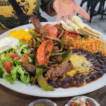 El Fresco - Steak Fajitas plate - Mexican Near Me - Alexandria, Virginia El Fresco - Steak Fajitas plate - Mexican Near Me - Alexandria, Virginia