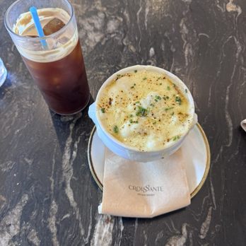 Croissante - Iced americano and french onion soup - Cafes Near Me - Santa Clara, California