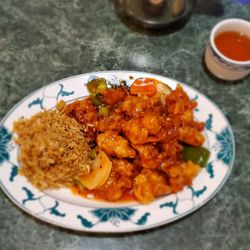 Hong Kong - General Tso Chicken for Lunch