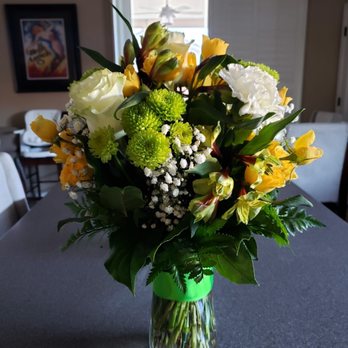 Pittsburg Florist - Lovely set of flowers - Florists Near Me - Pittsburg, California Pittsburg Florist - Lovely set of flowers - Florists Near Me - Pittsburg, California