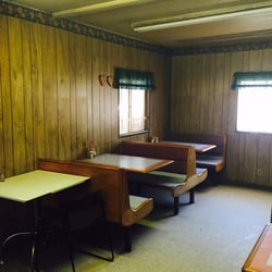 Larry's Country Style BBQ - Seating..